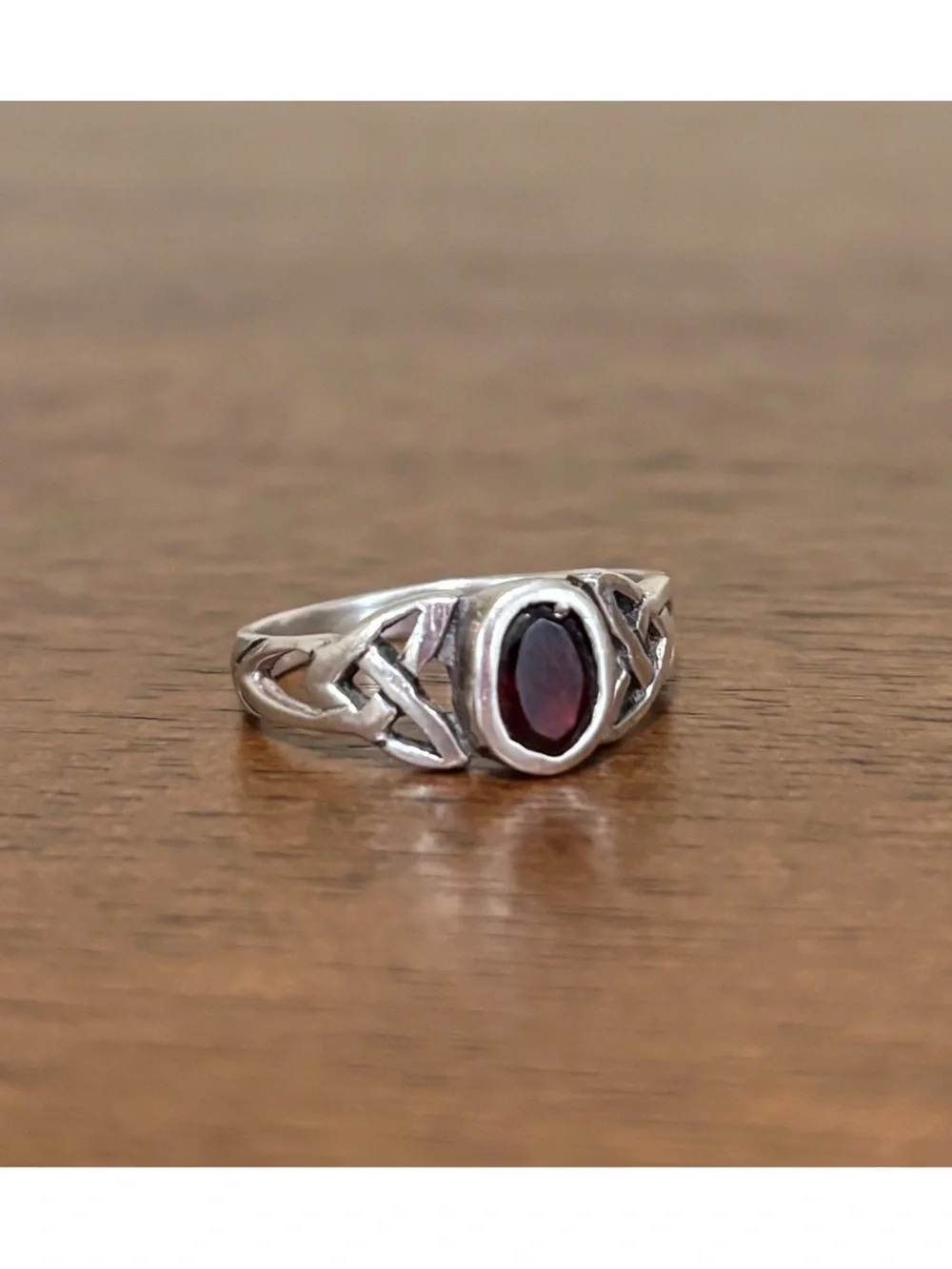 Sterling Silver 925 Celtic Knot Oval Red Garnet Ring Size 5